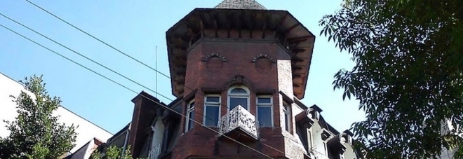 CERCASI BABYSITTER PER 4500 EURO AL MESE, MA NESSUNO VUOLE IL POSTO: '''LA CASA E' INFESTATA'' - 21/06/2017