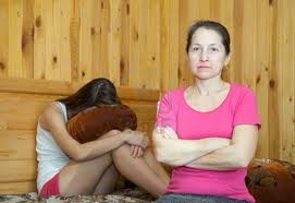 'NA RAGAZZA TORNA A CASA E DICE ALLA MADRE: - 29/04/2012