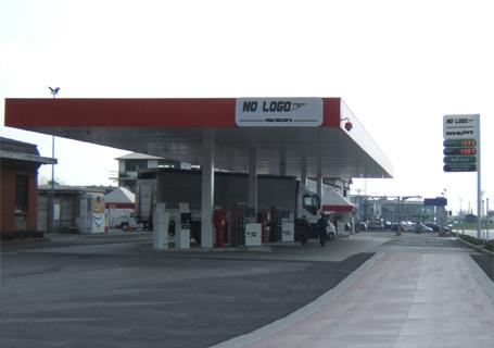 Benzina ancora in calo, grazie ai distributori no-logo. Ecco dove trovarli in tutta Italia - 10/11/2012