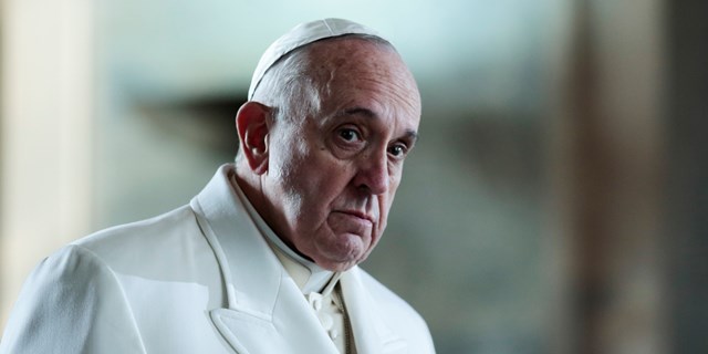 MALORE PER PAPA FRANCESCO: SCATTO D'IRA IN VATICANO - 13/10/2015