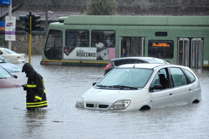 ALLERTA METEO DELLA PROTEZIONE CIVILE: ''IN ARRIVO 36 ORE DI NUBIFRAGI''. ECCO DA QUANDO - 14/10/2015