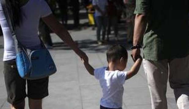 A 11 ANNI CAMMINA PER 150 KM PER ANDARE DALLA NONNA: 'STUFO DEI GENITORI' - 30/07/2012