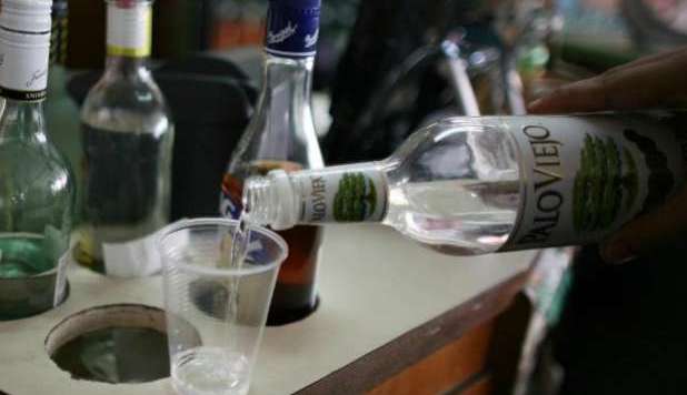VODKA E RUM AL METANOLO: 19 MORTI E 24 IN COMA ALL'OSPEDALE - 13/09/2012