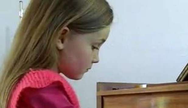 ALMA, A 7 ANNI HA COMPOSTO LA SUA PRIMA OPERA. BAMBINA PRODIGIO COME MOZART - 28/10/2012