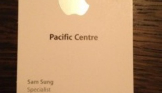 APPLE, UN DIPENDENTE SI CHIAMA SAM SUNG. IRONIA WEB: 'COLLEGA DI ANN DROID' -FOTO - 21/11/2012