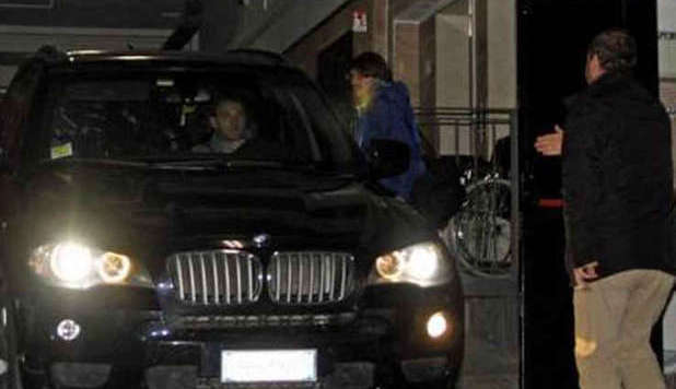 RAFFAELLA FICO A CASA DOPO IL PARTO. 'PER LE FOTO DI PIA VOGLIO 100.000 EURO' - 10/12/2012