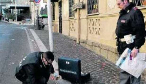ROMA, POLIZIOTTO MASSACRATO DA 4 BALORDI.  VOLEVA SEDARE UNA LITE DI CAPODANNO - 02/01/2013