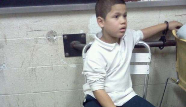 CHOC, BIMBO DI 7 ANNI IN MANETTE PER AVER RUBATO - 31/01/2013