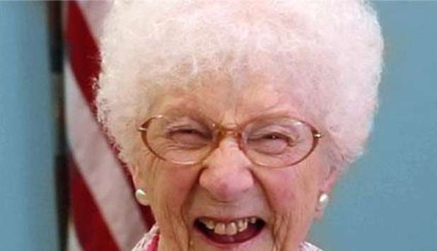 A 105 ANNI È L'UTENTE PIÙ ANZIANA DI FACEBOOK - FOTO - 08/02/2013