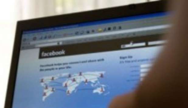 24ENNE ITALIANO SUICIDA DA UN PONTE. 'LO AVEVA ANNUNCIATO SU FB' - 11/02/2013