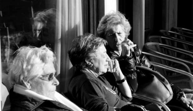 STOP AI 'PETTEGOLEZZI' DEL VICINATO. CASSAZIONE: 'SI RISCHIA LA DIFFAMAZIONE' - 20/02/2013