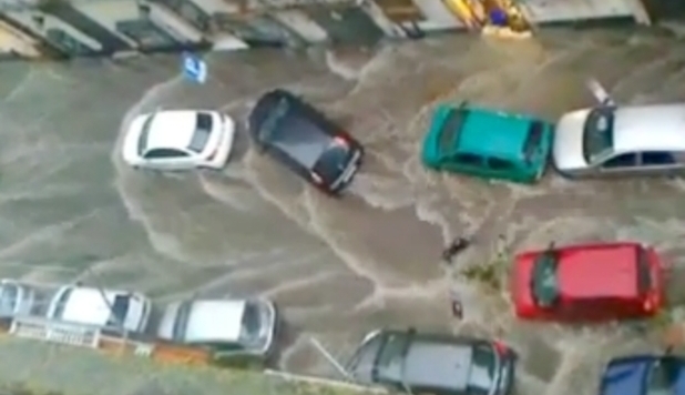MALTEMPO: BOMBA D'ACQUA SU CATANIA. 'GENTE SUI TETTI, UN DISPERSO. VOLI SALTATI' -FOTO/VIDEO - 21/02/2013