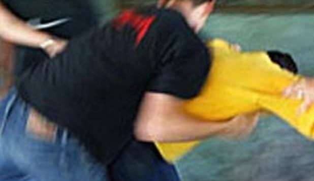 ROMA, 18ENNE SEVIZIAVA IL COMPAGNO DISABILE. 'SIGARETTE SPENTE IN FACCIA' - 06/03/2013