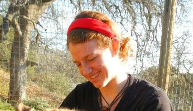 STAGISTA 24ENNE DI UNO ZOO SBRANATA E UCCISA DA UN LEONE - FOTO - 07/03/2013