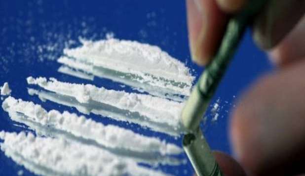 PRESO CON COCA E SQUILLO, SI GIUSTIFICA: 'SONO PER MIO FIGLIO, COMPIE 18 ANNI' - 11/03/2013