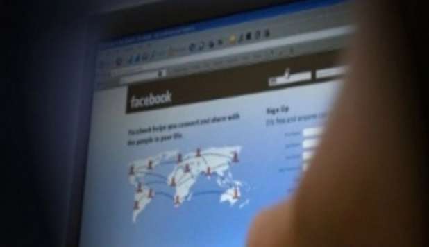 SI INVENTANO UNA FIGLIA TREDICENNE SU FB E RICATTANO UN UOMO. 'DACCI 30MILA EURO' - 12/03/2013