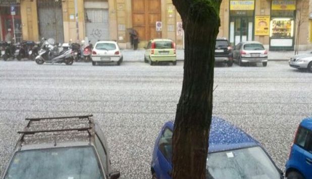 FORTISSIMA GRANDINATA A ROMA, CITTÀ IN TILT E PAURA IN STRADA - FOTO - 12/03/2013