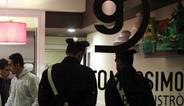 ROMA CHOC, FETO TROVATO NEL CESTINO DI UN BAR AL CIRCO MASSIMO - FOTO - 20/03/2013