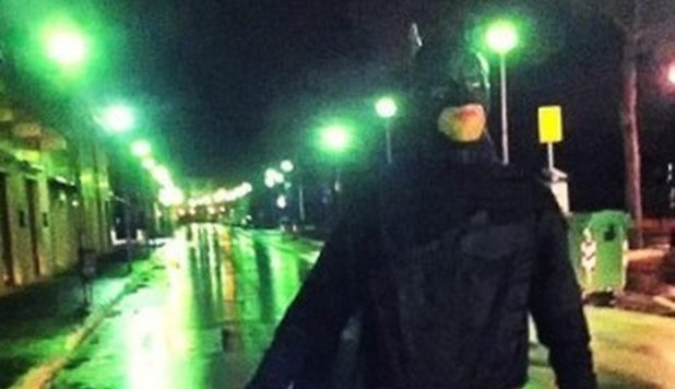 'BATMAN VEGLIA SU ISERNIA': CACCIA ALL'EROE MASCHERATO SU FB - FOTO - 08/04/2013