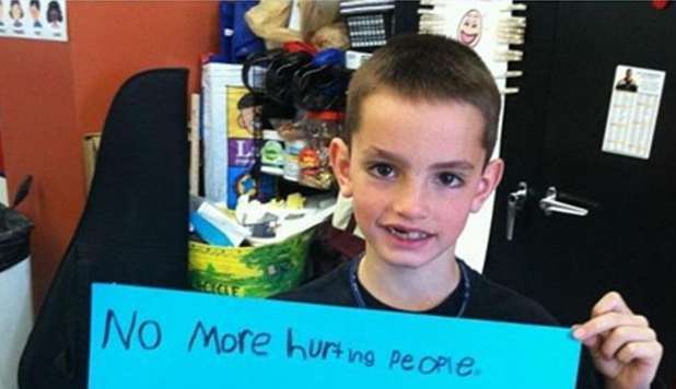 BOSTON. MARTIN, 8 ANNI, UCCISO MENTRE CORRE DAL PAPÀ. AMPUTATA LA SORELLA - FOTO - 16/04/2013