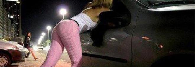 ROMA, OFFRE 20 EURO AD UNA RAGAZZINA E SI APPARTA CON LEI. ARRESTATO - 06/05/2013