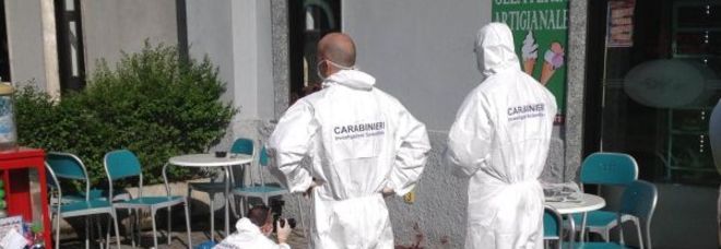 AGGREDISCE I PASSANTI CON IL PICCONE: MORTO UN UOMO, GRAVI ALTRI 3. FERMATO - 11/05/2013