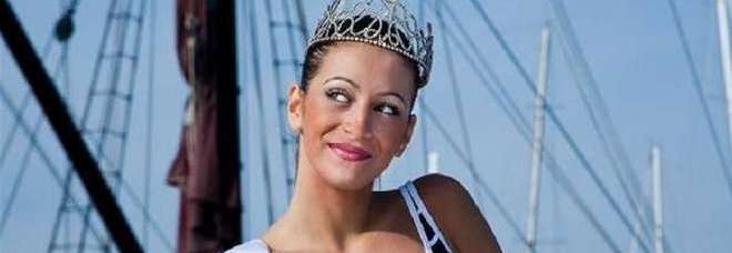 PUGNI E CALCI ALLA FIDANZATA DI CUI È GELOSO. ROSARIA, MISS 20ENNE, È GRAVISSIMA. ''MILZA SPAPPOLATA'' - 13/05/2013