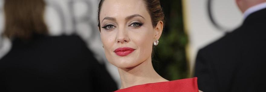 ANGELINA JOLIE CHOC: ''HO FATTO RIMUOVERE I MIEI SENI. RISCHIAVO DI AVERE IL CANCRO'' - 14/05/2013