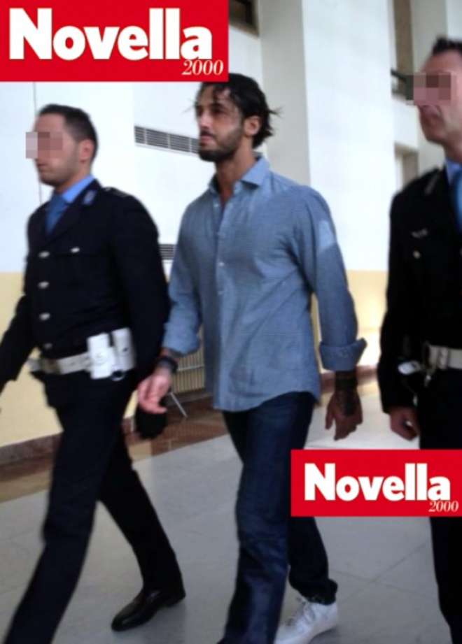 CORONA, LE FOTO DOPO 106 GIORNI DI CARCERE. ''VA A TROVARLO UNA DONNA MISTERIOSA'' - FOTO ALL'INTERNO - 15/05/2013