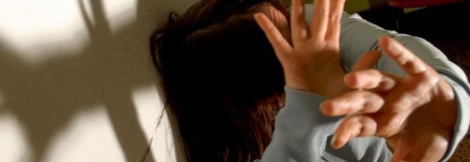 VUOLE LASCIARLO, LUI LE DÀ FUOCO CON  ACIDO E BENZINA: SALVATA DALLE PROSTITUTE - 19/05/2013