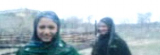 UCCISE A 16 ANNI PER UN VIDEO SOTTO LA PIOGGIA: ''DISONORAVA LA FAMIGLIA'' - FOTO - 30/06/2013