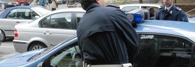 ROMA, 73ENNE IN AUTO CON LA PISTOLA: ''SONO LENTO, MI DIFENDO DAGLI INSULTI'' - 16/07/2013