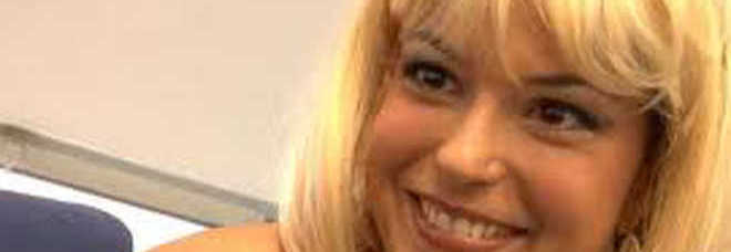 IL RITORNO DI SARA: ''ANDRÒ IN COMUNITÀ. VIRUS DEL SESSO ATTACCATO DA BERLUSCONI'' - 22/07/2013