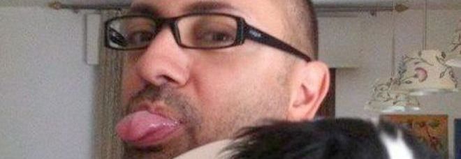 SIMONE, 36 ANNI, PERDE IL LAVORO: CARICA IL CANE IN AUTO E SI SCHIANTA SU UN MURO - 31/07/2013