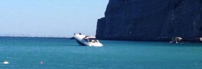 YACHT AFFONDA A SORRENTO DOPO UN PARTY: UBRIACHI DIMENTICANO I RUBINETTI APERTI - 01/08/2013