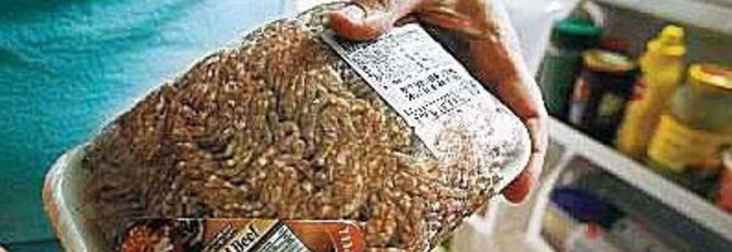GRECIA, CIBI SCADUTI AL SUPERMERCATO PER BATTERE LA CRISI: ''OFFESA ALLA DIGNITÀ'' - 02/09/2013