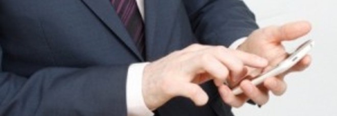 GLI SMARTPHONE NUOCCIONO ALLA GRAVEMENTE ALLA SALUTE - ECCO TUTTI I PROBLEMI CHE PORTANO - 06/11/2013
