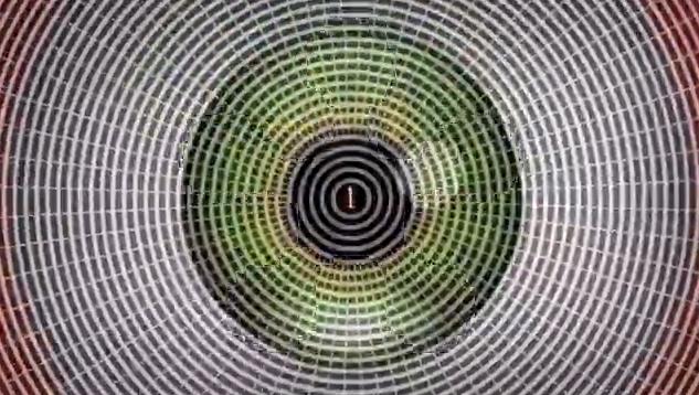 IL VIDEO VIRALE CHE CREA ALLUCINAZIONI GUARDANDOLO - 06/11/2013