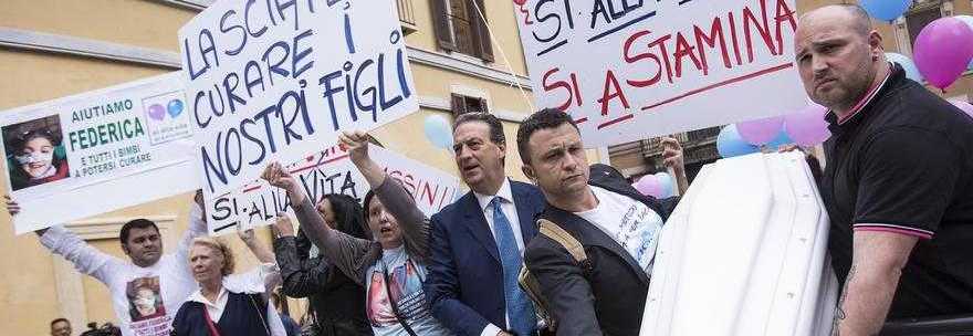 STAMINA, SOSPESE BOCCIATURA E COMMISSIONE. MILLE PAZIENTI CHIEDONO LA CURA IN TUTTA ITALIA - 04/12/2013