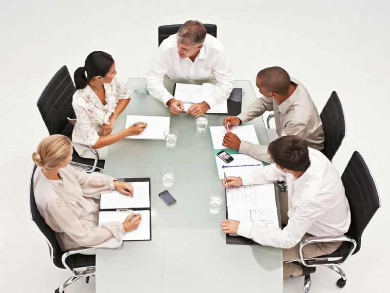 SI ABBASSA LO STIPENDIO PER ALZARE QUELLO DEI DIPENDENTI, MA LORO VANNO VIA - 03/08/2015