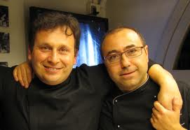 DUE AMICI SE INCONTRANO DOPO TANTI ANNI. UNO DICE ALL'ALTRO: AMICO MIO, COME STAI DOPO TUTTI STI ANNI ?! - 28/03/2012