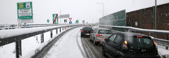 GELO ARTICO E NEVE IN ARRIVO, L'ALLERTA: ''USATE L'AUTO SOLO SE NECESSARIO'' - 05/01/2017