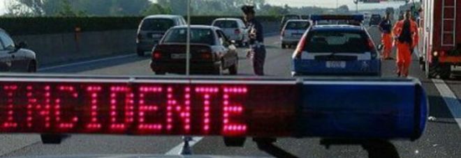 GRA, SCHIANTO TRA 4 AUTO, UN MORTO: CHIUSO IL RACCORDO, TRAFFICO IN TILT - 08/01/2017