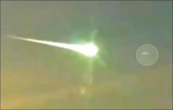 IL METEORITE IN RUSSIA E' STATO COLPITO DA UN UFO. FOTO/VIDEO - 01/03/2013