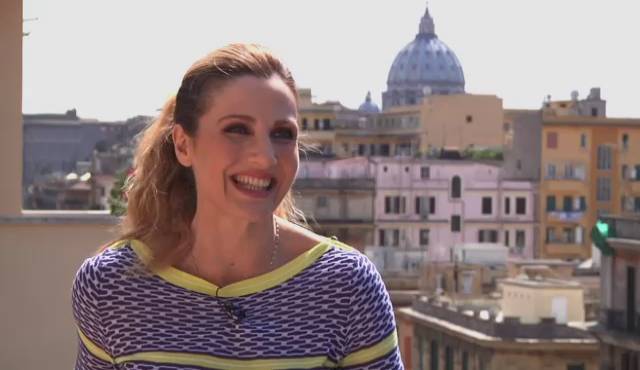 LORELLA CUCCARINI: ''MI HANNO MASSACRATA DI INSULTI...'' ECCO COSA HA DICHIARATO - 30/10/2015