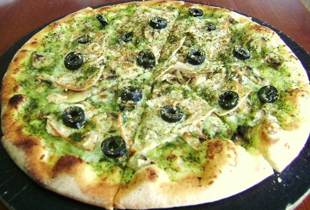 Er tuo gusto de pizza preferito: Pizza olive, pesto e stracchino - 26/04/2012
