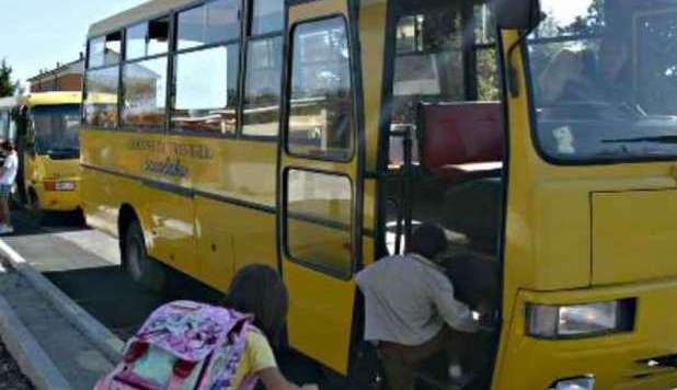 PAPÀ VENDE IL SUO VOTO: 'IN CAMBIO VOGLIO LO SCUOLABUS PER I BIMBI' - 03/02/2013