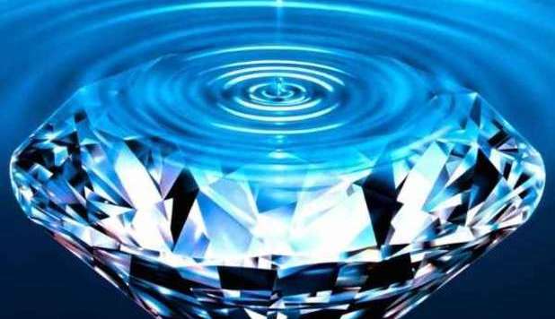 LA MIRACOLOSA 'ACQUA DIAMANTE',  IL MISTERO CORRE SUL WEB - 13/01/2013