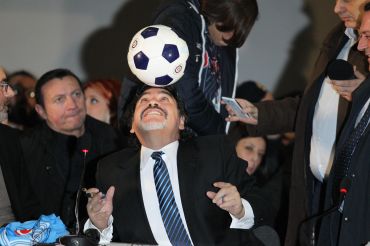 MARADONA, IL NAPOLI NEL CUORE. 'DOPO MAZZARRI, IO' - 27/02/2013