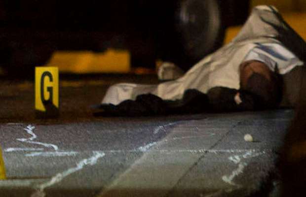 Massacrato a coltellate per una partita a carte: avevano scommesso 2 euro - 06/10/2013